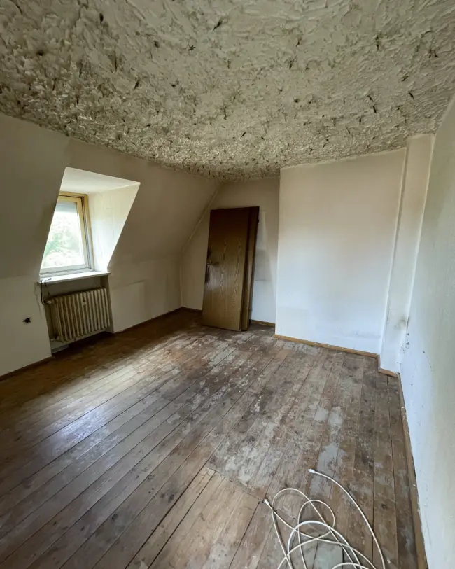 1 Zimmer Dachgeschoss
